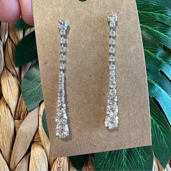 BOGO FREE CRYSTAL DROP ELEGANT EARRINGS 2” - Picture 1 of 5